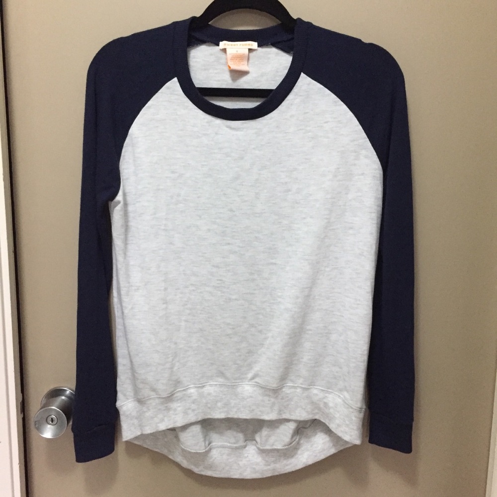 🍭Super soft long sleeve sweater🍭